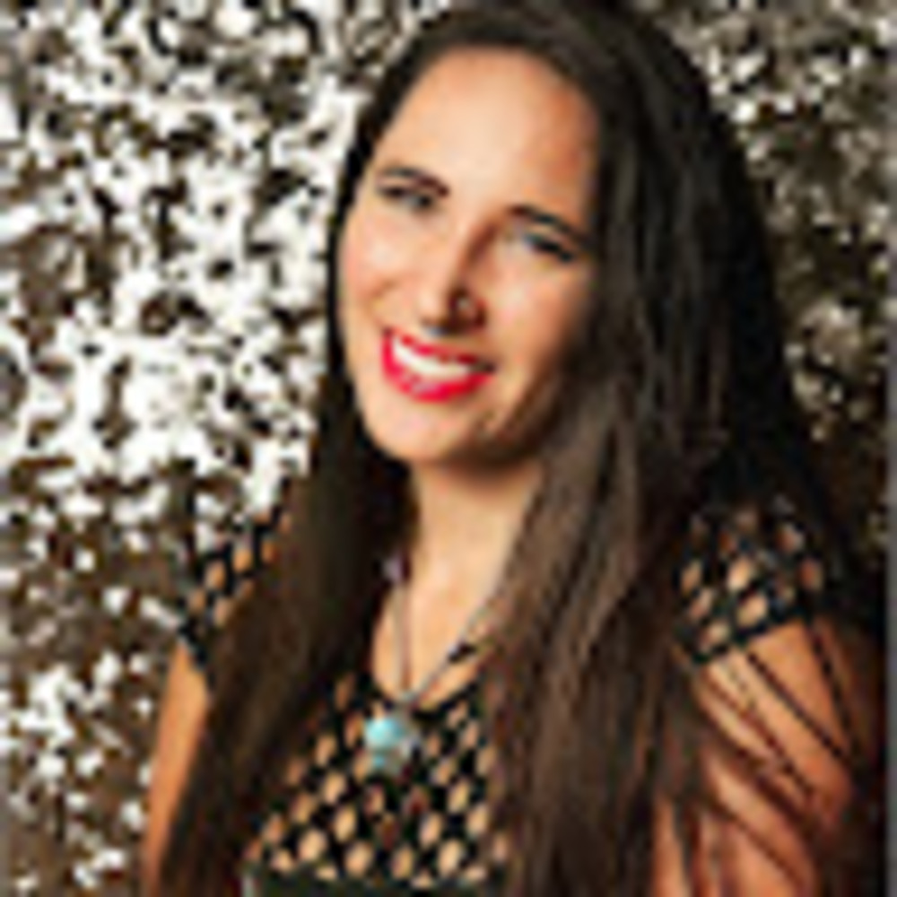 Meet your Posher, Raquel
